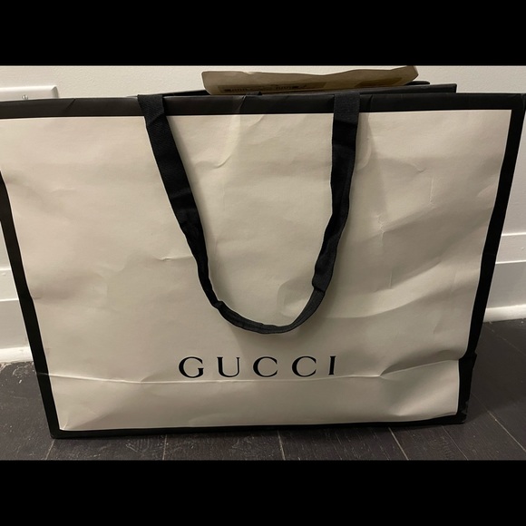 Rarely used Gucci boots come with full pack - Picture 6 of 7